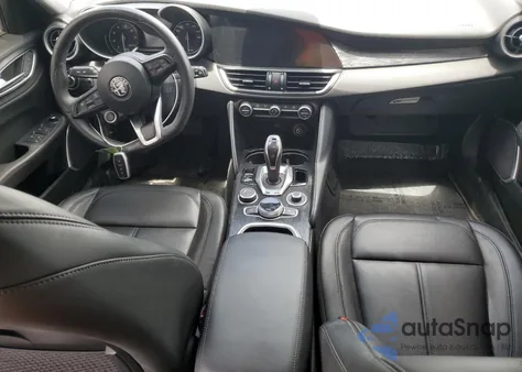 2021 Alfa Romeo Giulia Sport z USA, uszkodzony, nr VIN ZARFAMAN0M7642049